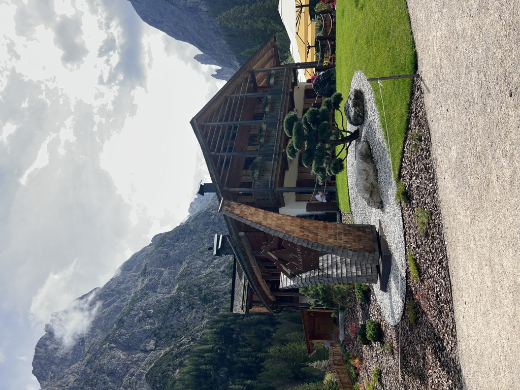 Photo №3 of Talschlusshütte Fischleintal - Rifugio Fondovalle Val Fiscalina