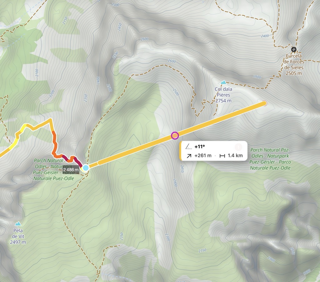 Dragging a route point, with the section's steepness, elevation change and distance shown next to it