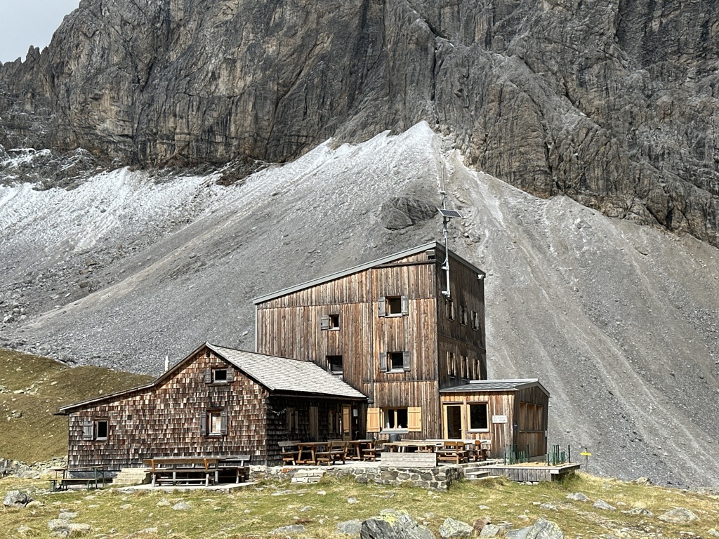 Photo №2 of Tribulaunhütte - Rifugio Cesare Calciati al Tribulaun