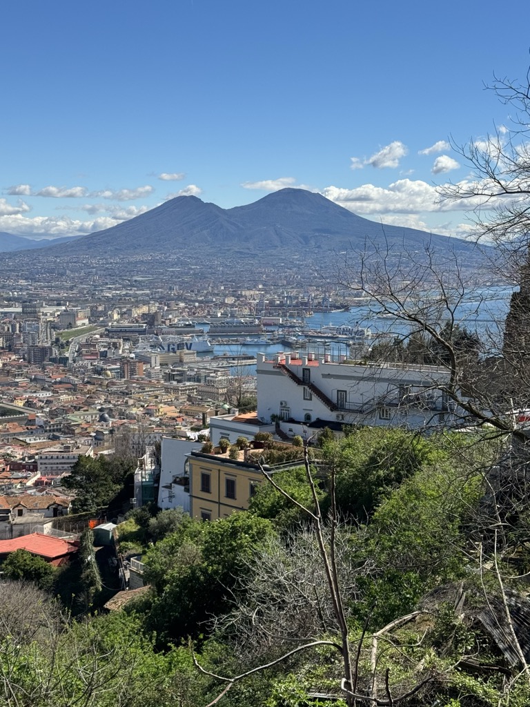 Photo №2 of Vesuvio