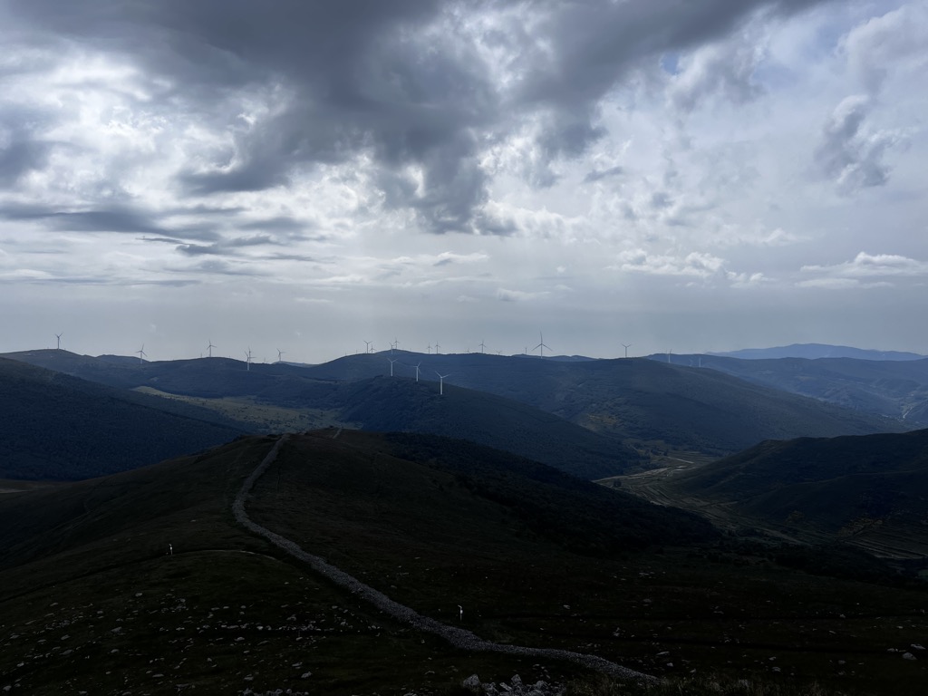 Photo №1 of Wǔdào Gōu Shān （ Dà Yīng Liáng Zhǔfēng ）