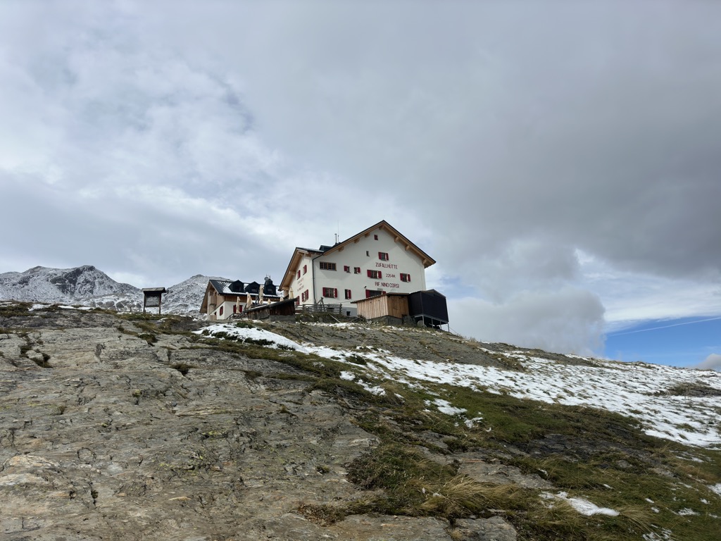 zufallhutte-rifugio-nino-corsi-2