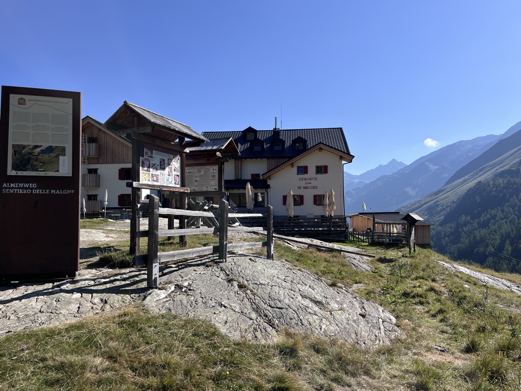 zufallhutte-rifugio-nino-corsi-3