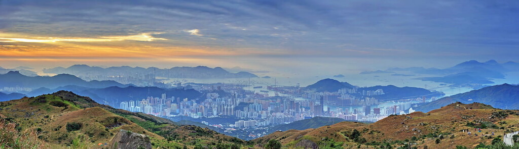 Victoria Harbour and Tsuen Wan Tai Mo Shan Country Park, Chinese