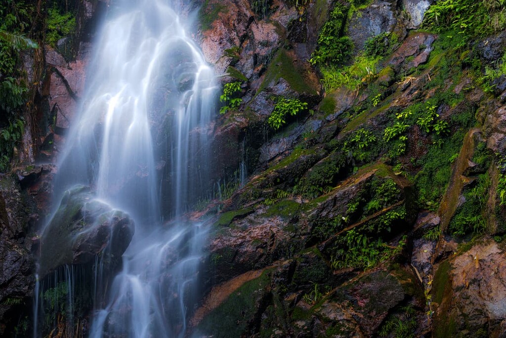Waterfall in Ng Tung Chai, Tai Mo Shan Country Park, Chinese