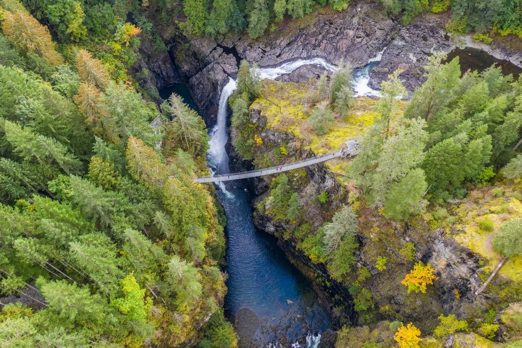 Elk Falls, Vancouver Island Ranges, British Columbia
