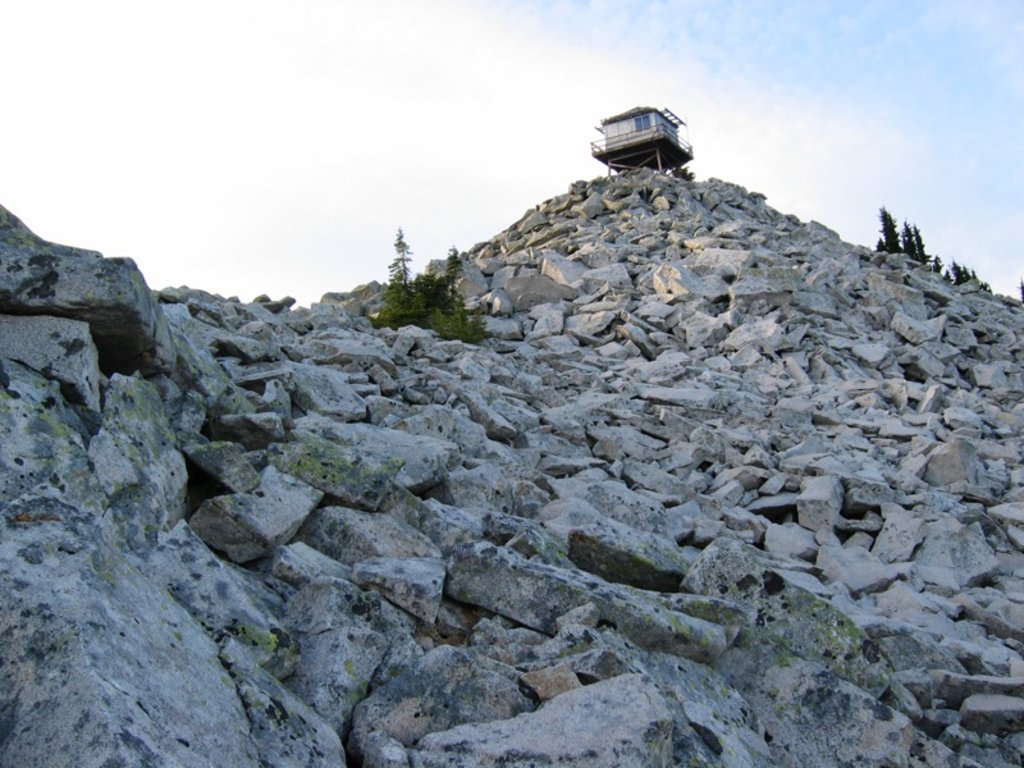 Mountaineers Snoqualmie Peak Pin-Second Ten
