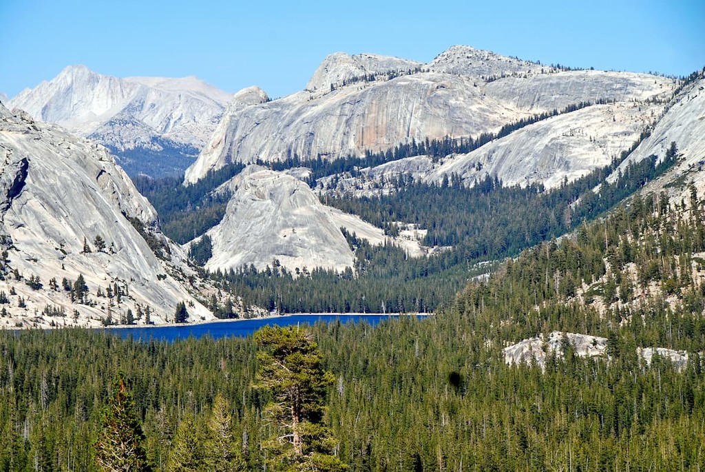 Tenaya Lake at Tioga Pass in Yosemite National Park