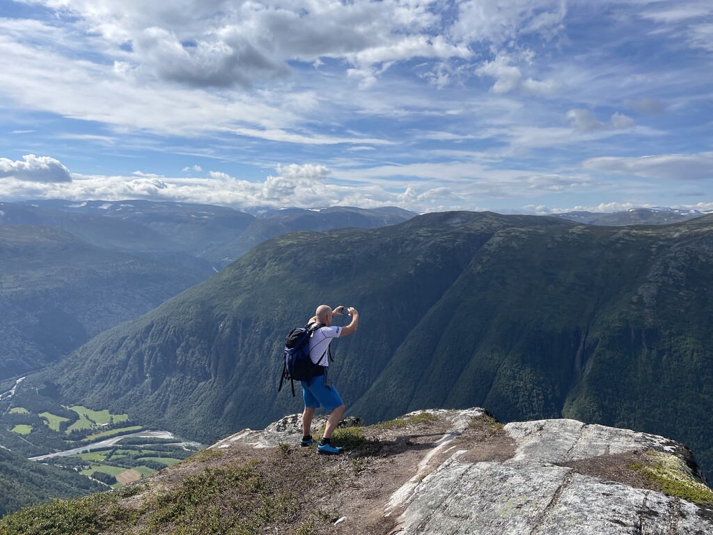Ekkertinden