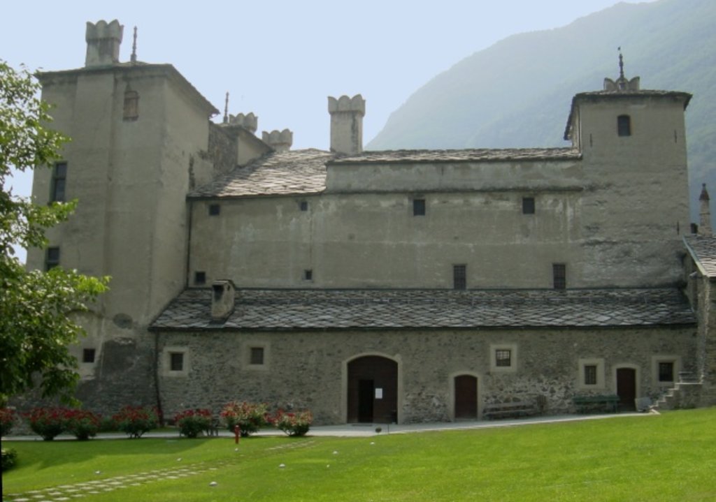 Photo №2 of Issogne castle