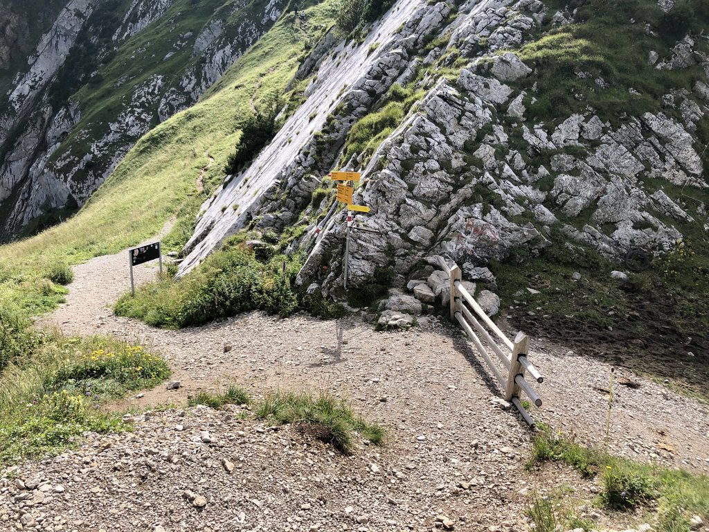 Photo №4 of Saxerlücke