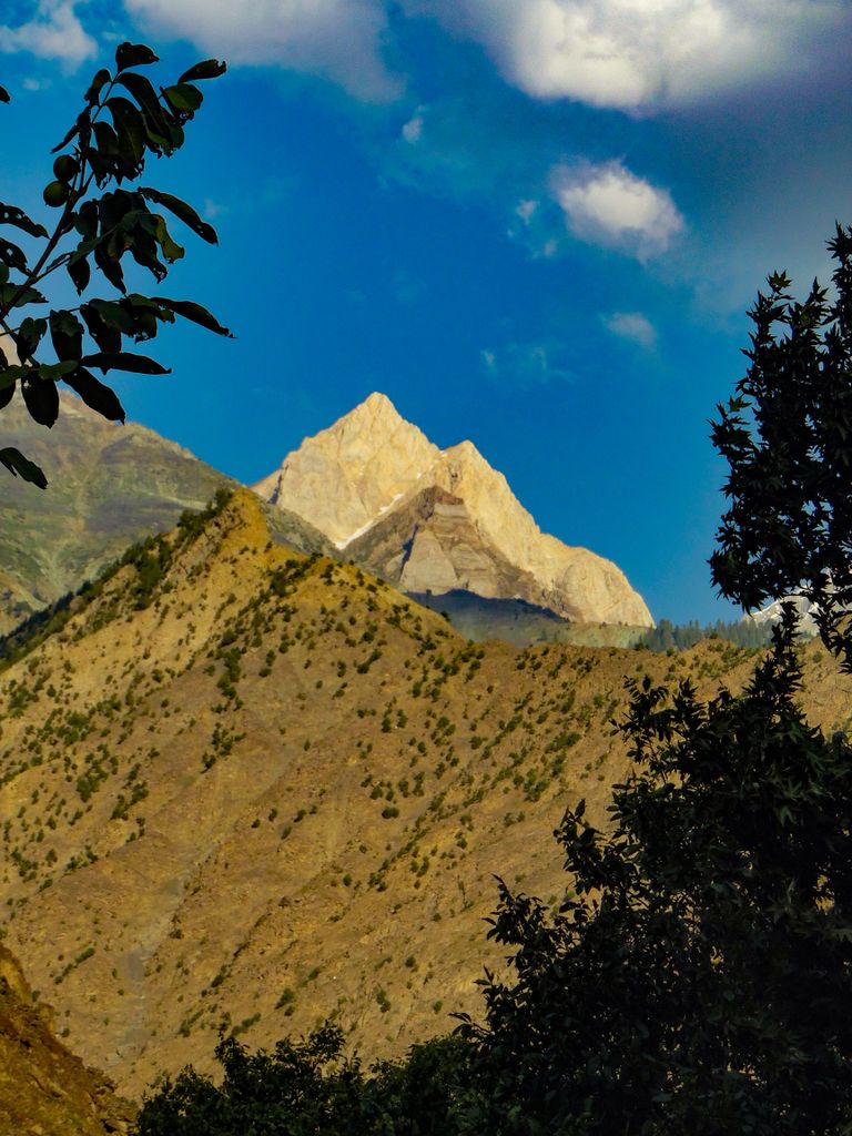 Photo №2 of Suratgah Zom