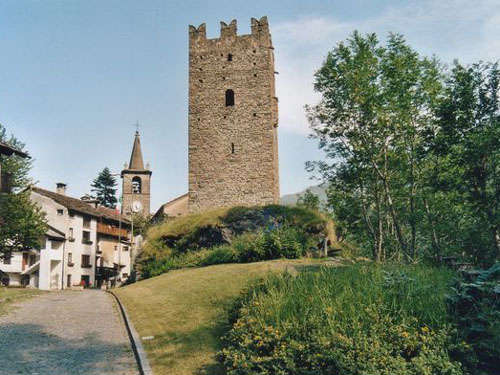 Torre medioevale e chiesa parrocchiale