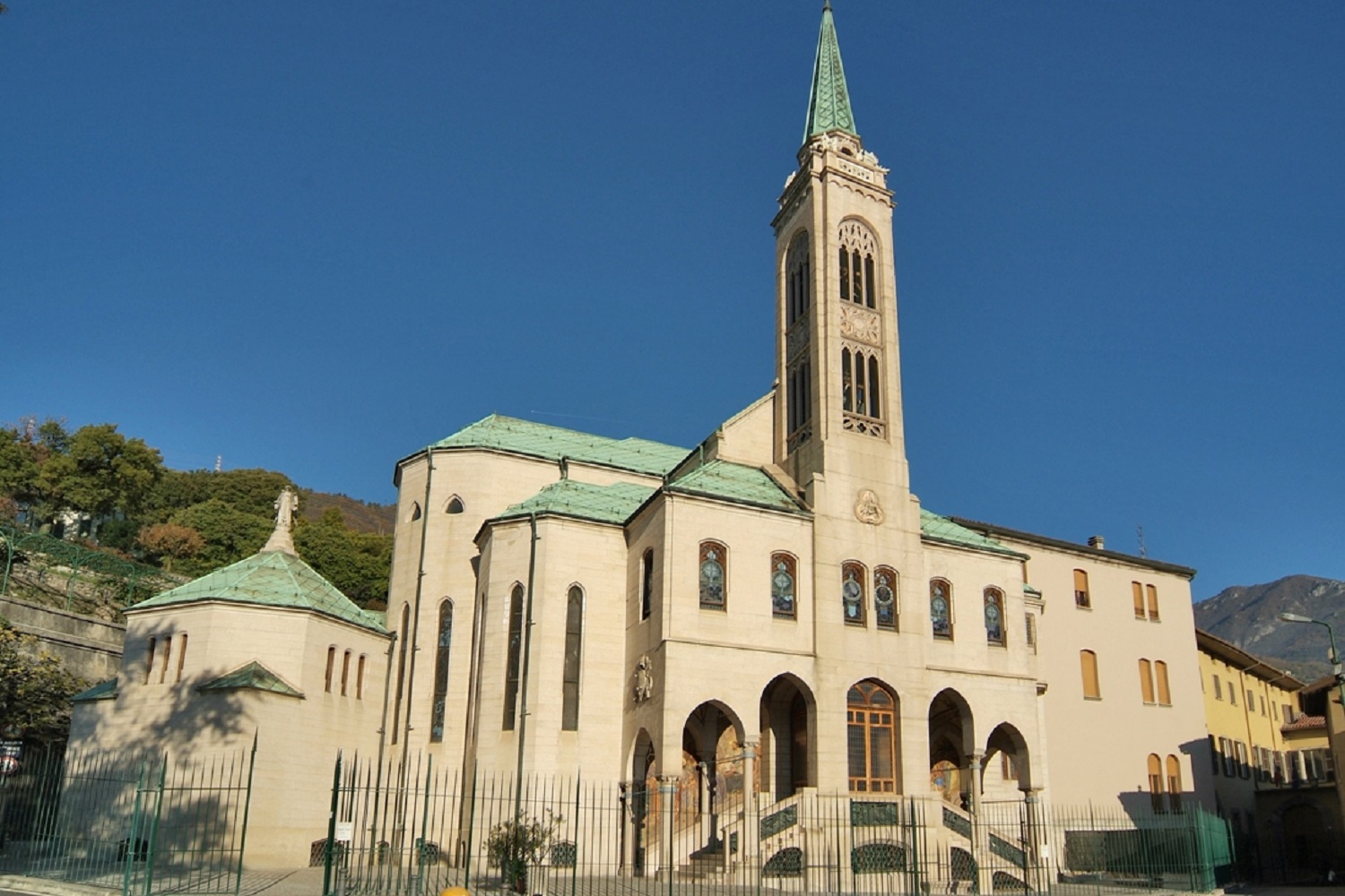 Santuario delle Sante loveresi