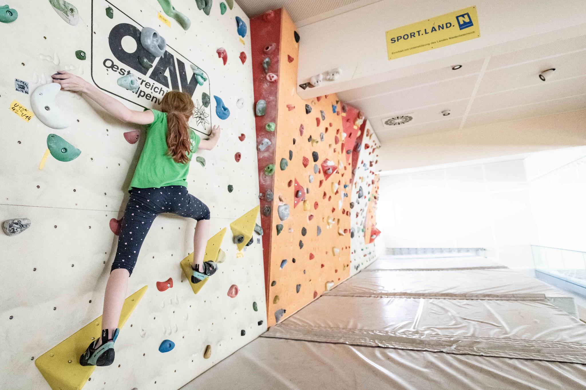 Kletterhalle & Boulderwand St. Peter