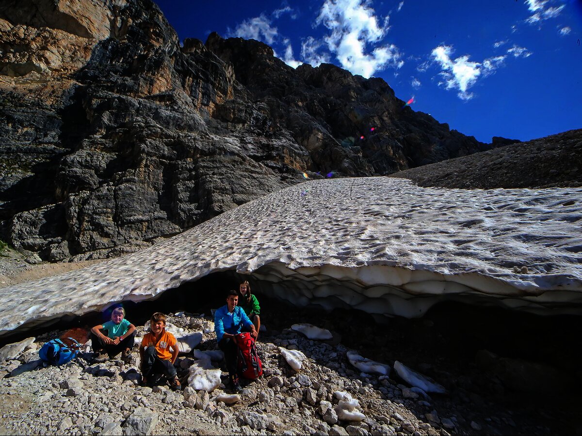 La grotta della neve al Sas dla Crusc/Santa Croce