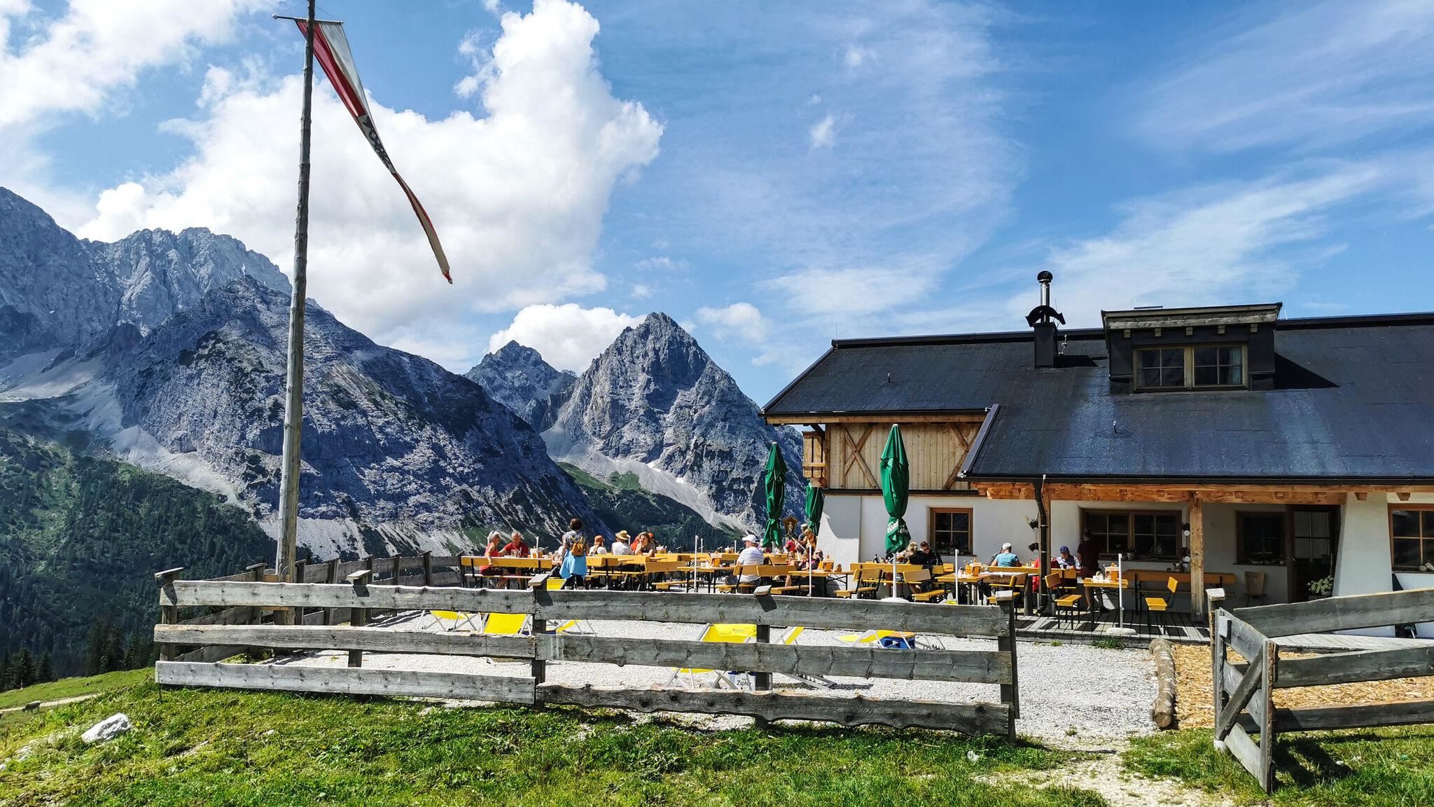 Hochfeldern Alm