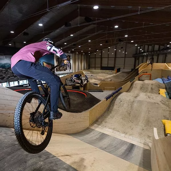 AREA47 - Indoor Bikepark