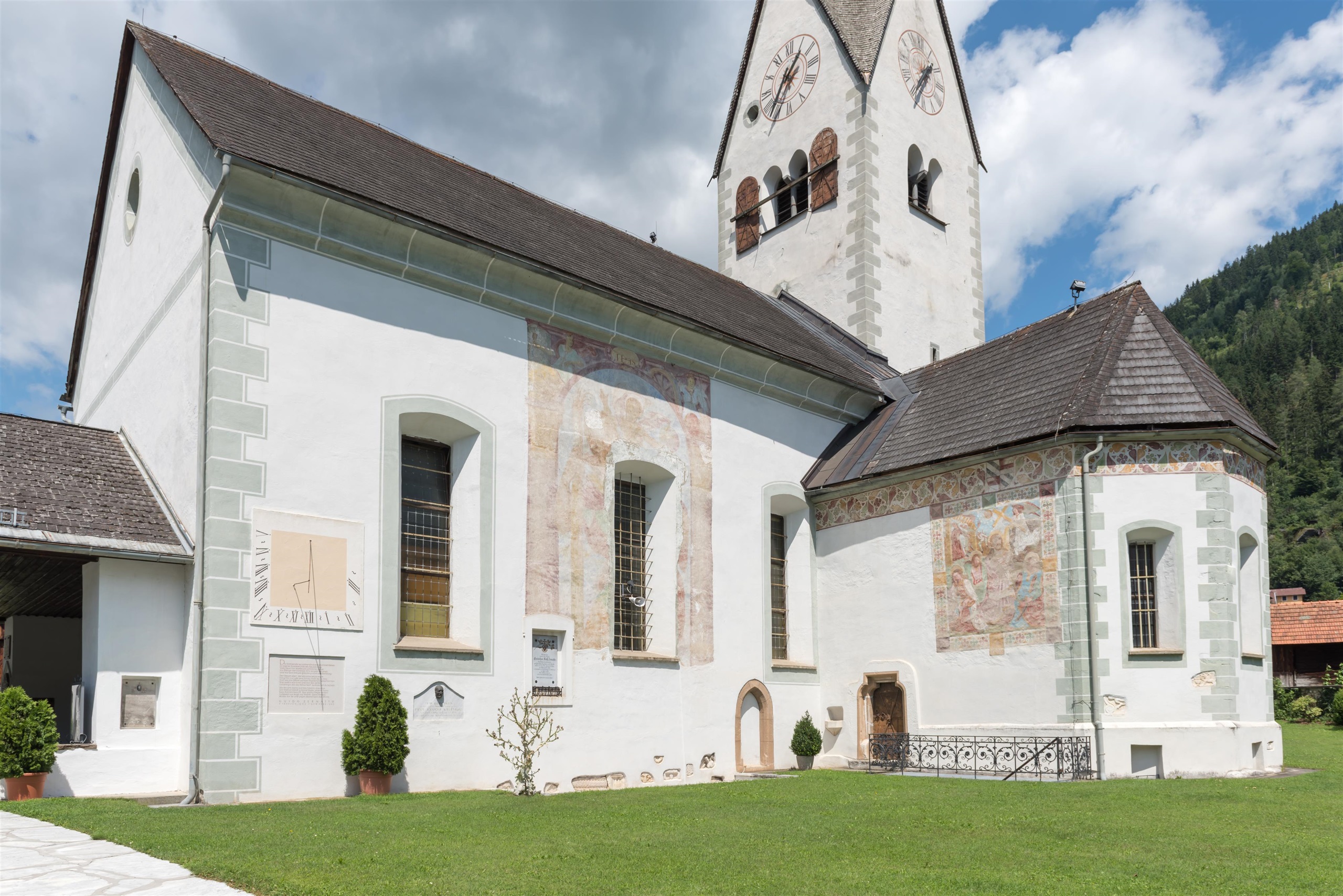 Katholische Pfarrkirche St. Maximilian