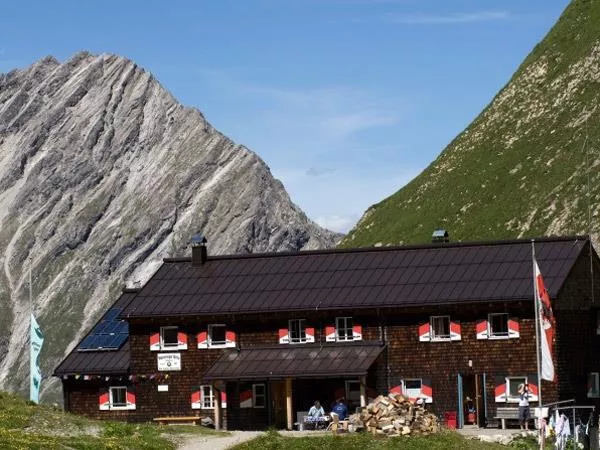 Memminger Hütte 2.242 m