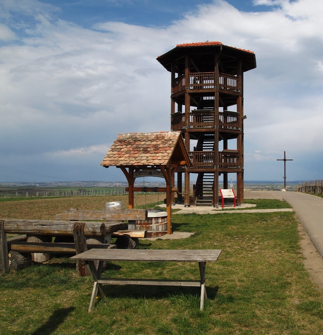Steinzeit- & Keltenkeller mit Keltenturm