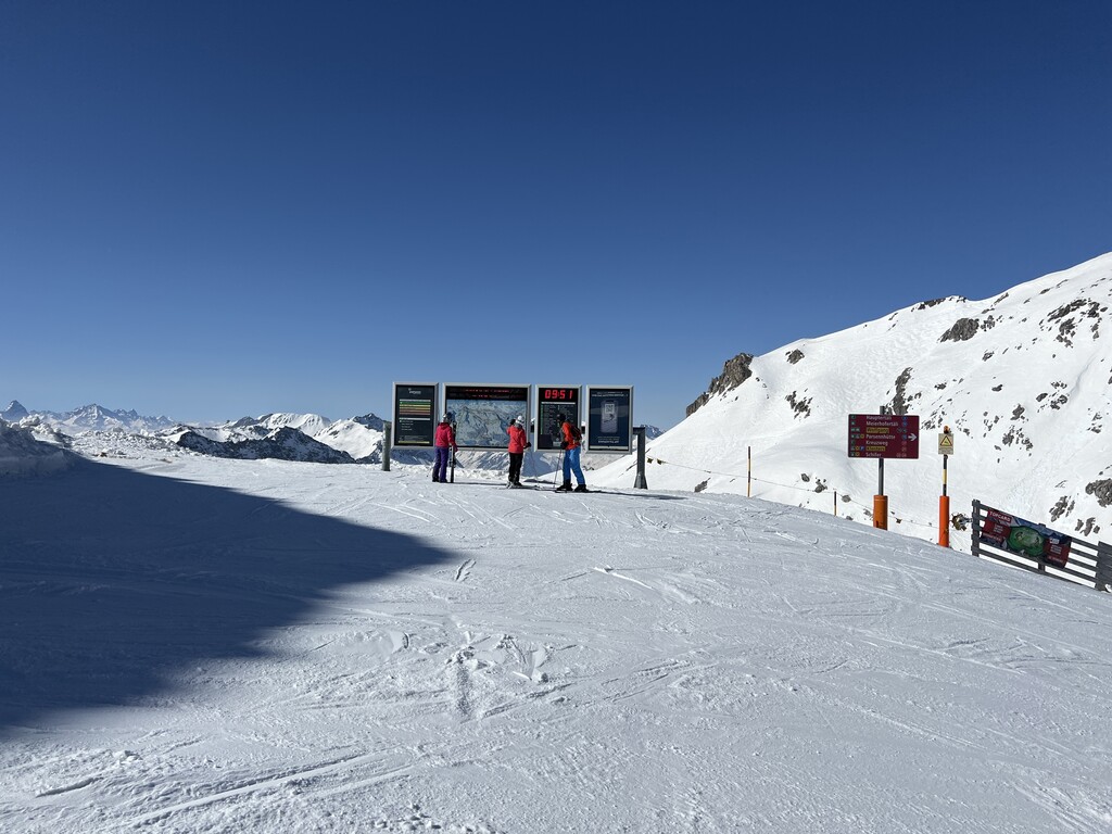 Photo №2 of Weissfluhjoch