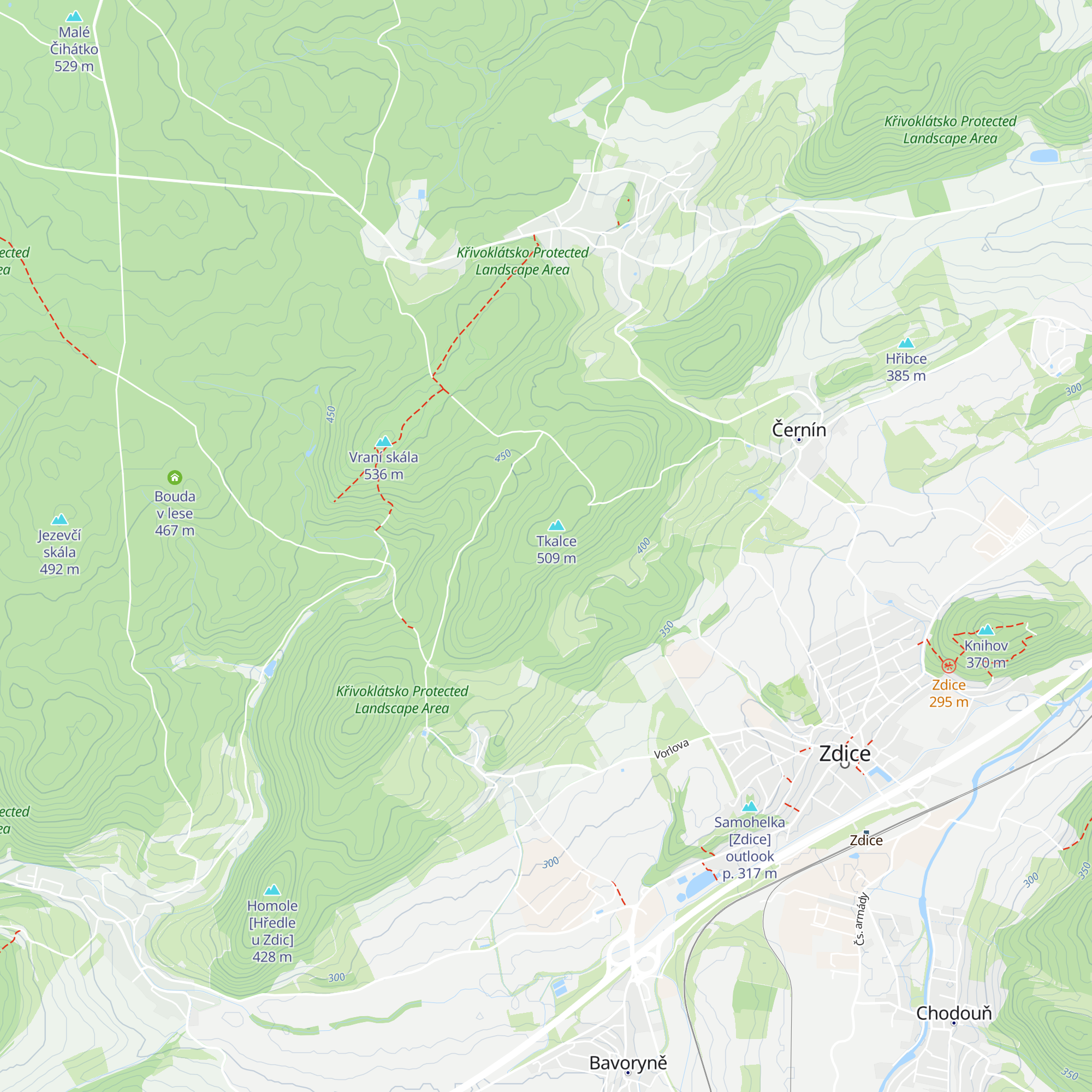 Bouda v lese map