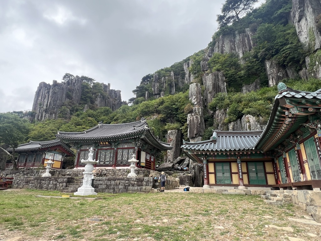 HYUNDUK MIN