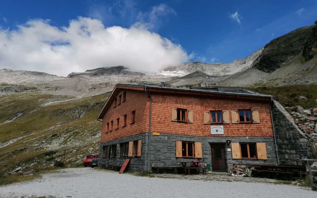 Gießener_DAV-Hütte_(2215m_ü.A.),_Hohe_Tauern,_Kärnten