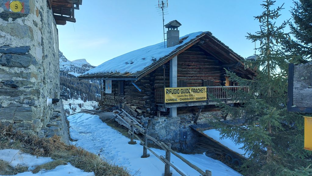 Rifugio_Guide_Frachey