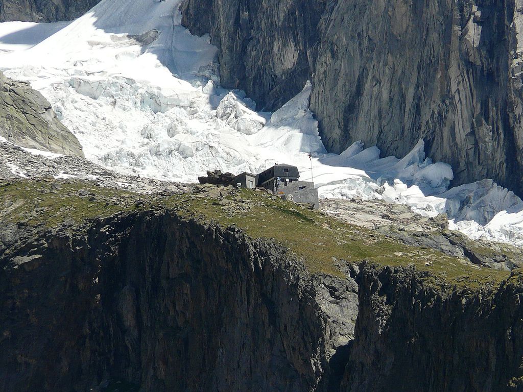 Rifugio_Monzino