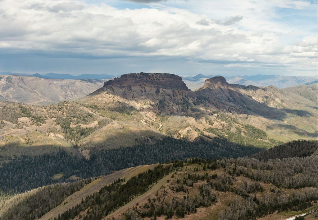 Photo №1 of Silvertip Peak