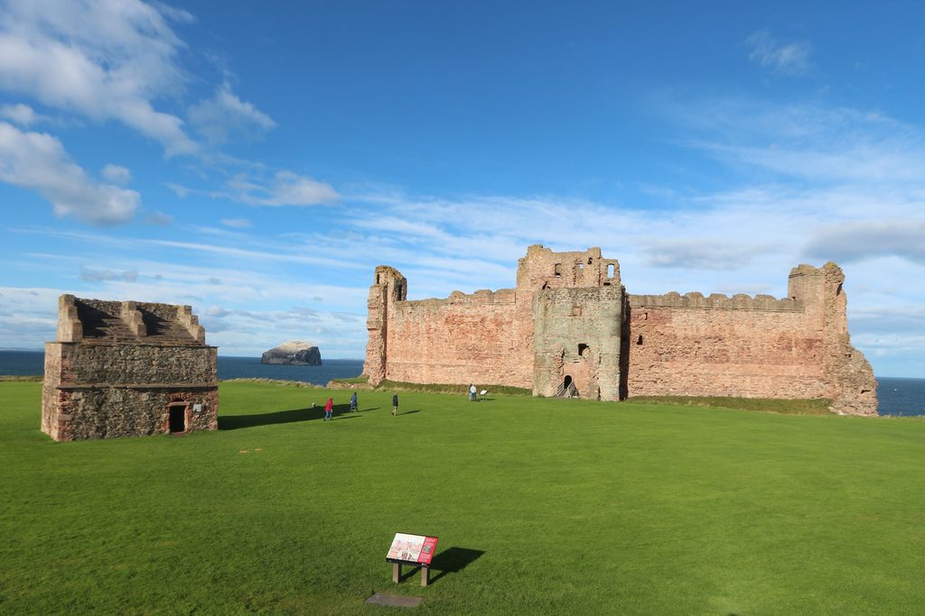 Photo №4 of Tantallon Castle