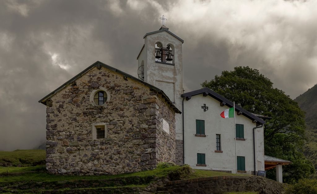 Val_Biandino_Chiesa_madonna_della_Neve_Introbio